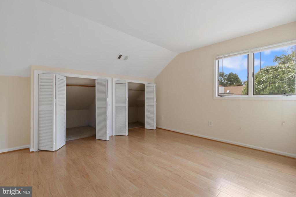 4507 HIGHLAND GREEN COURT