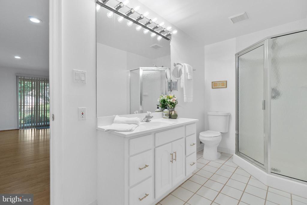 4507 HIGHLAND GREEN COURT