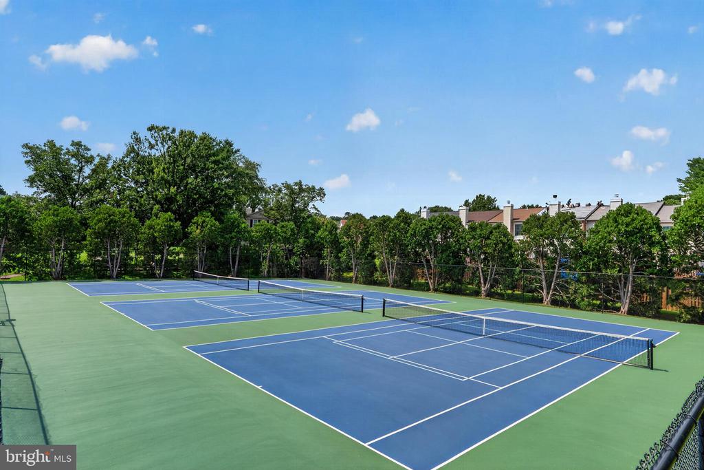 4507 HIGHLAND GREEN COURT
