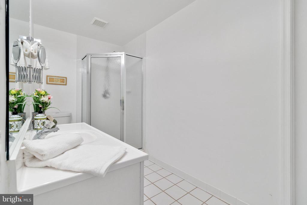 4507 HIGHLAND GREEN COURT