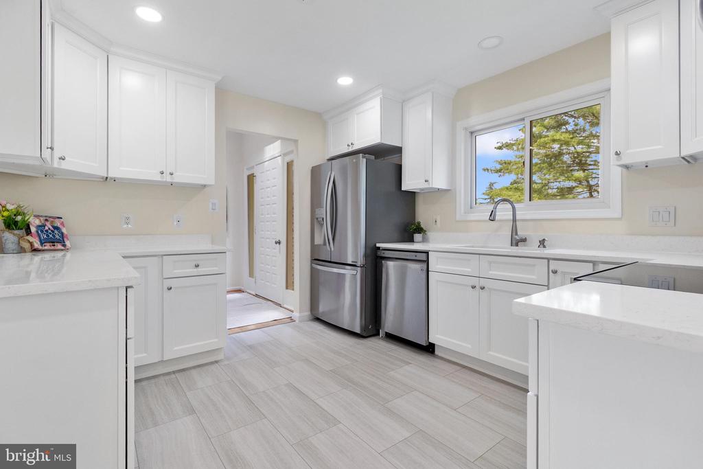 4507 HIGHLAND GREEN COURT