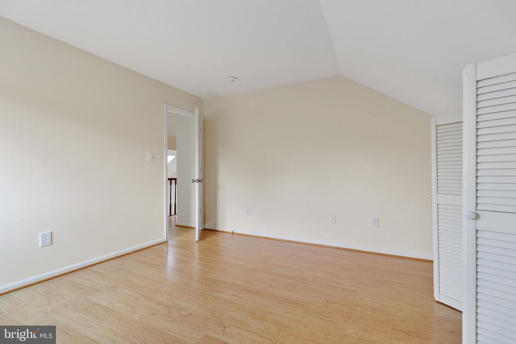 4507 HIGHLAND GREEN COURT