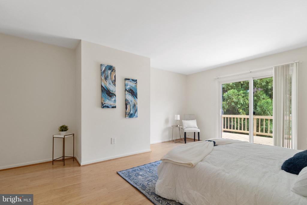 4507 HIGHLAND GREEN COURT