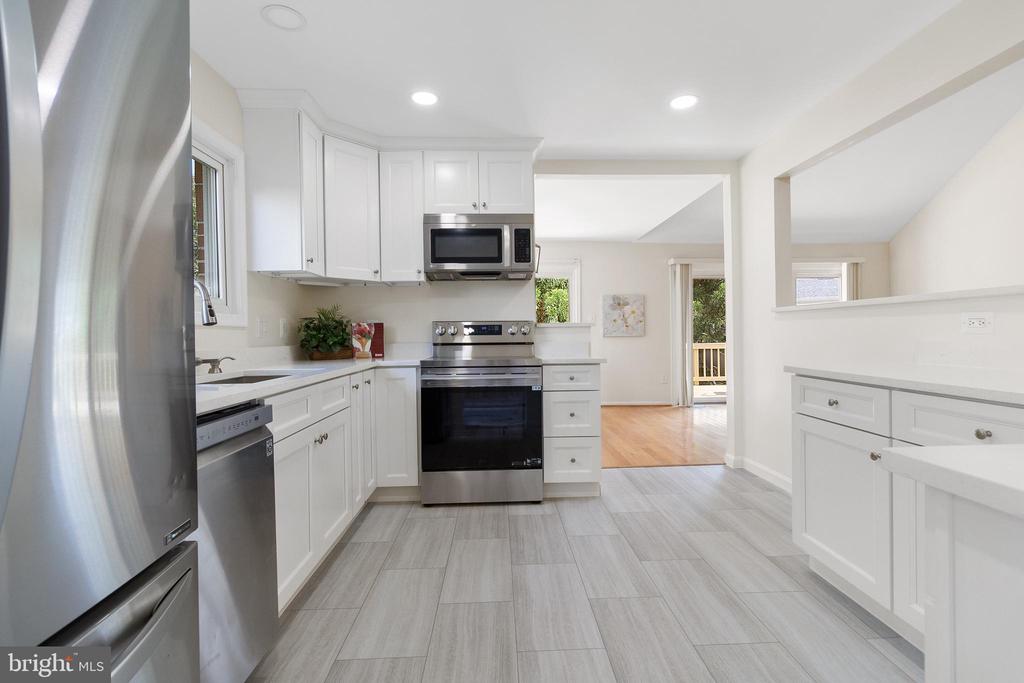 4507 HIGHLAND GREEN COURT