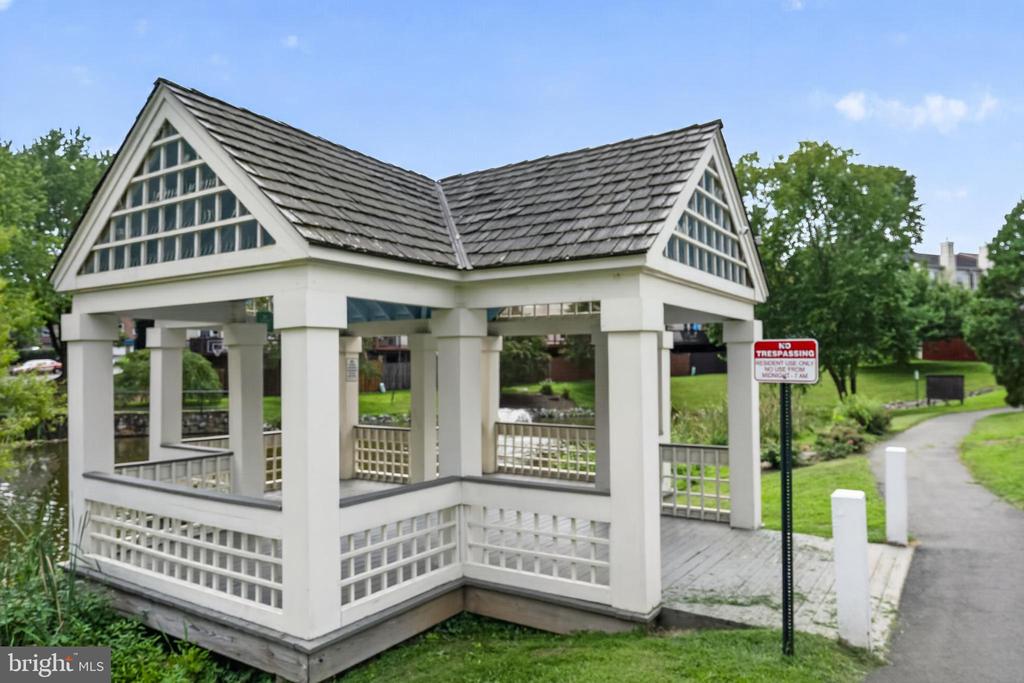 4507 HIGHLAND GREEN COURT