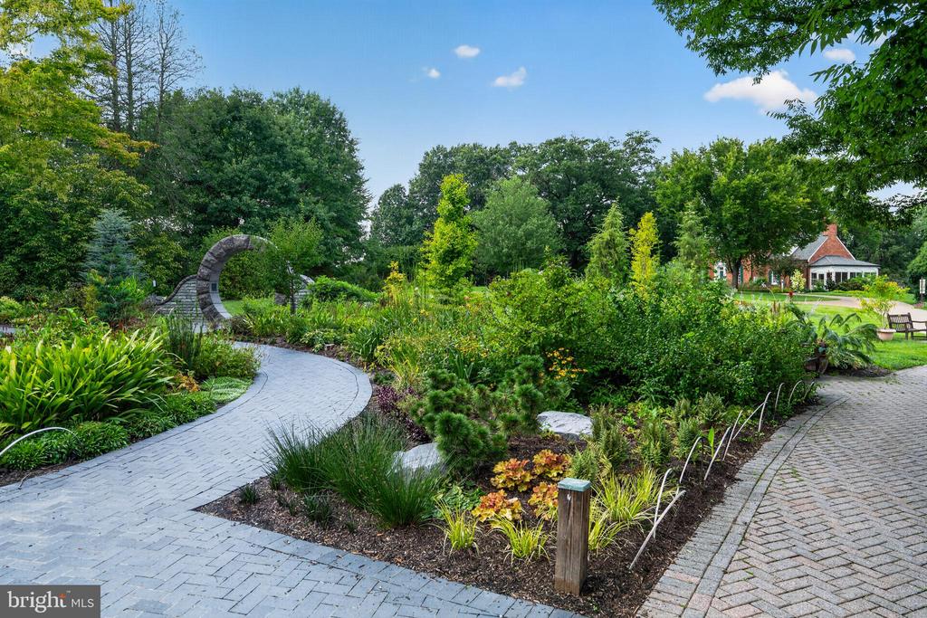 4507 HIGHLAND GREEN COURT