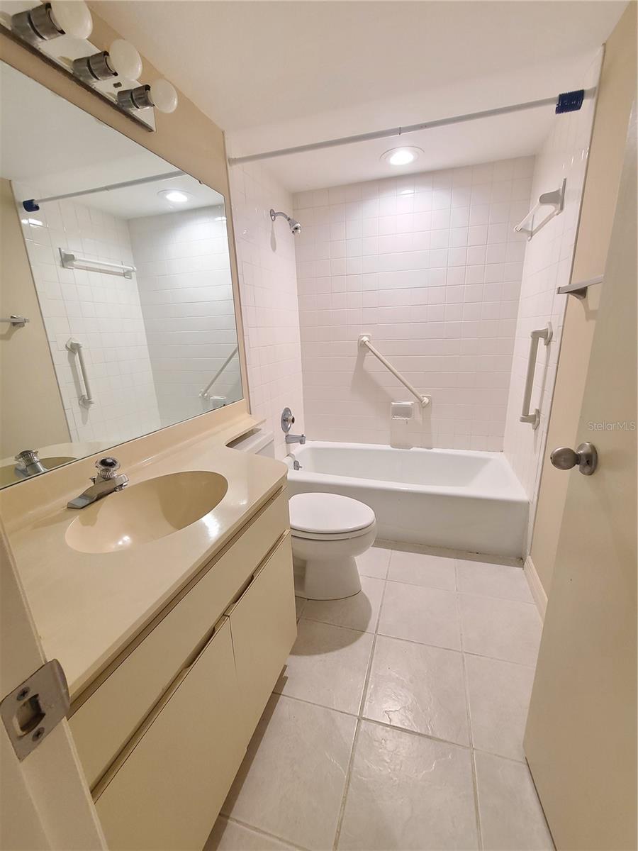 5506 SWIFT RD #18