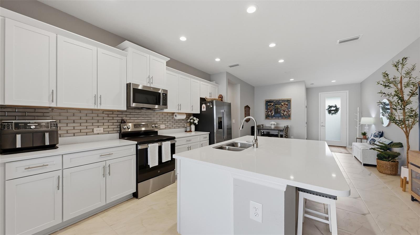6211 DRY TORTUGAS DR