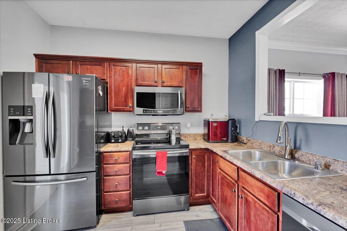 1704 Mae Street Kidd Ave