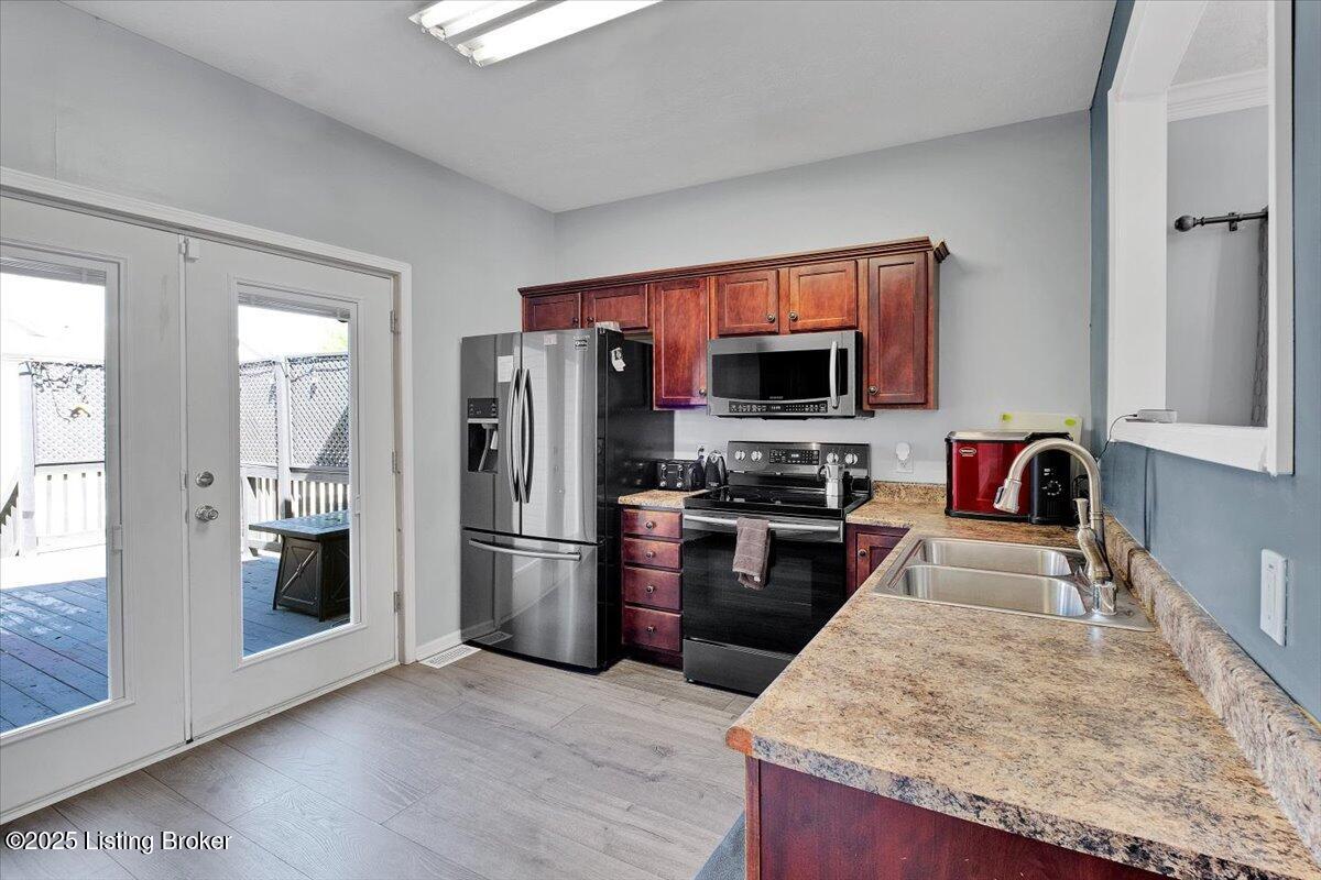 1704 Mae Street Kidd Ave