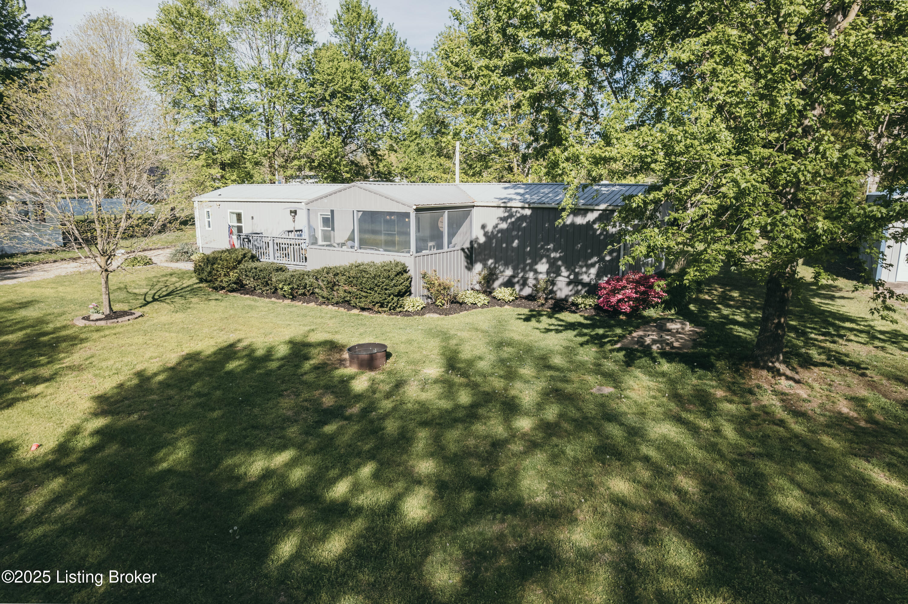 824 Pine Ridge Ln