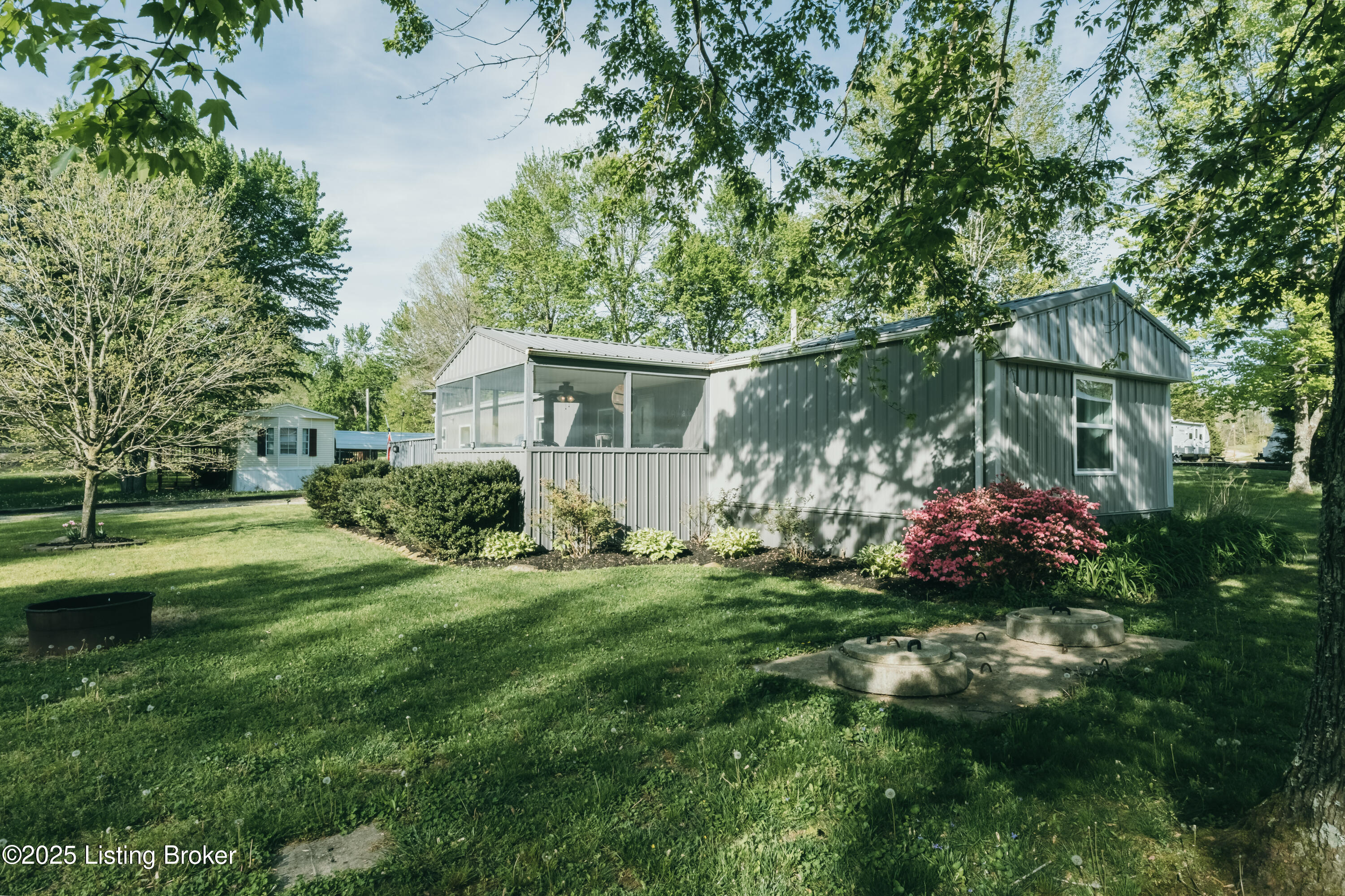 824 Pine Ridge Ln
