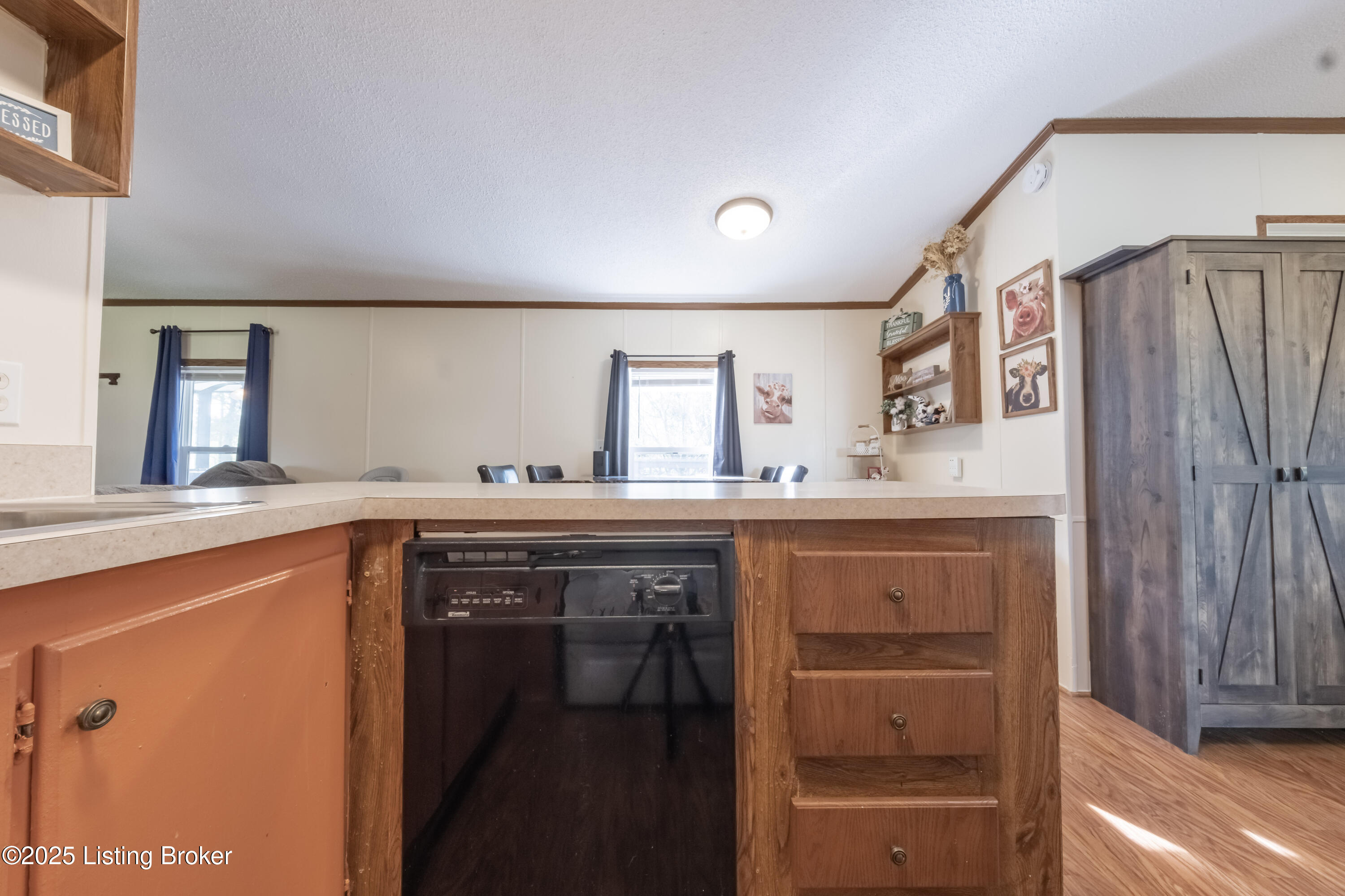 824 Pine Ridge Ln