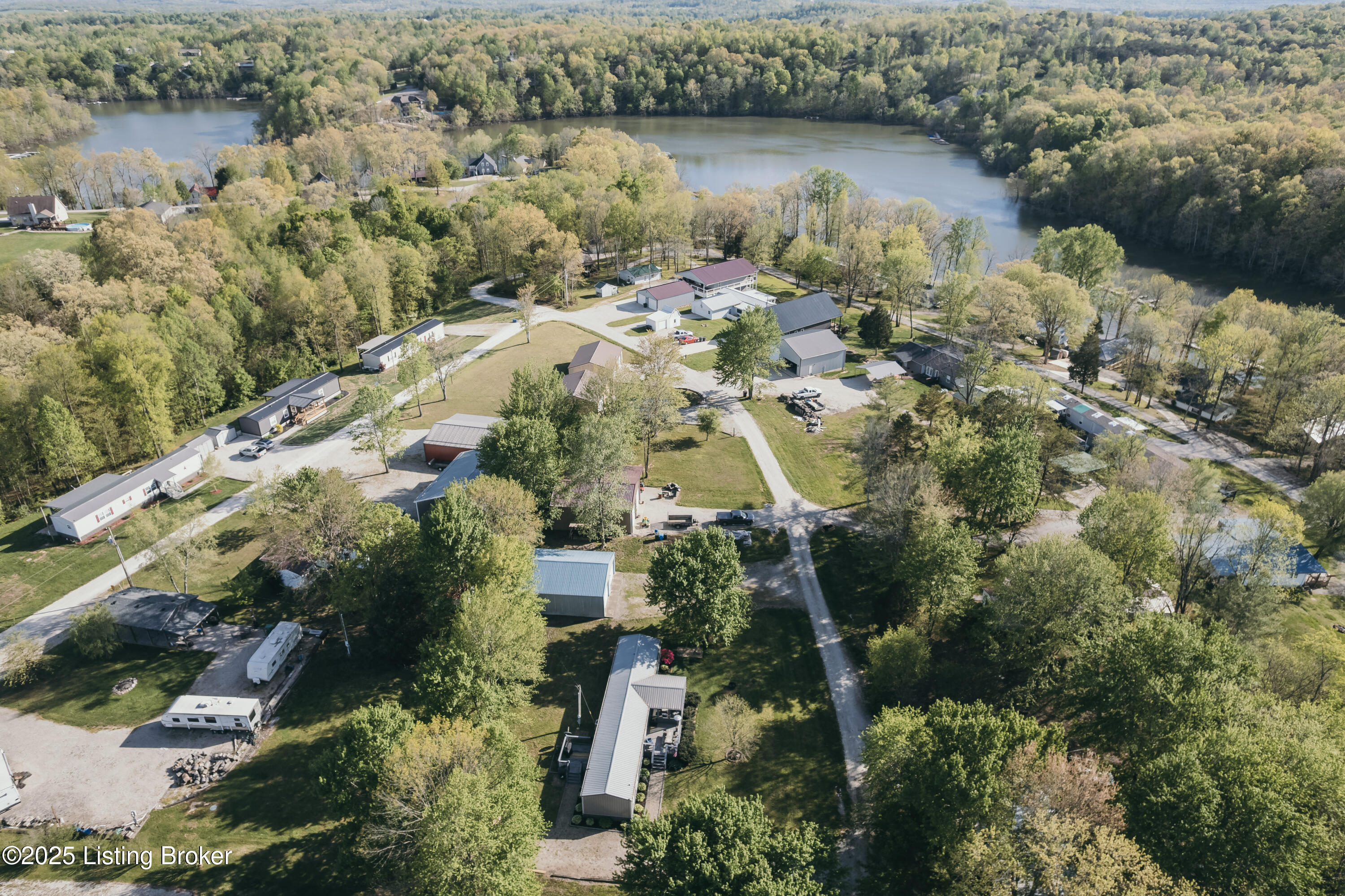 824 Pine Ridge Ln