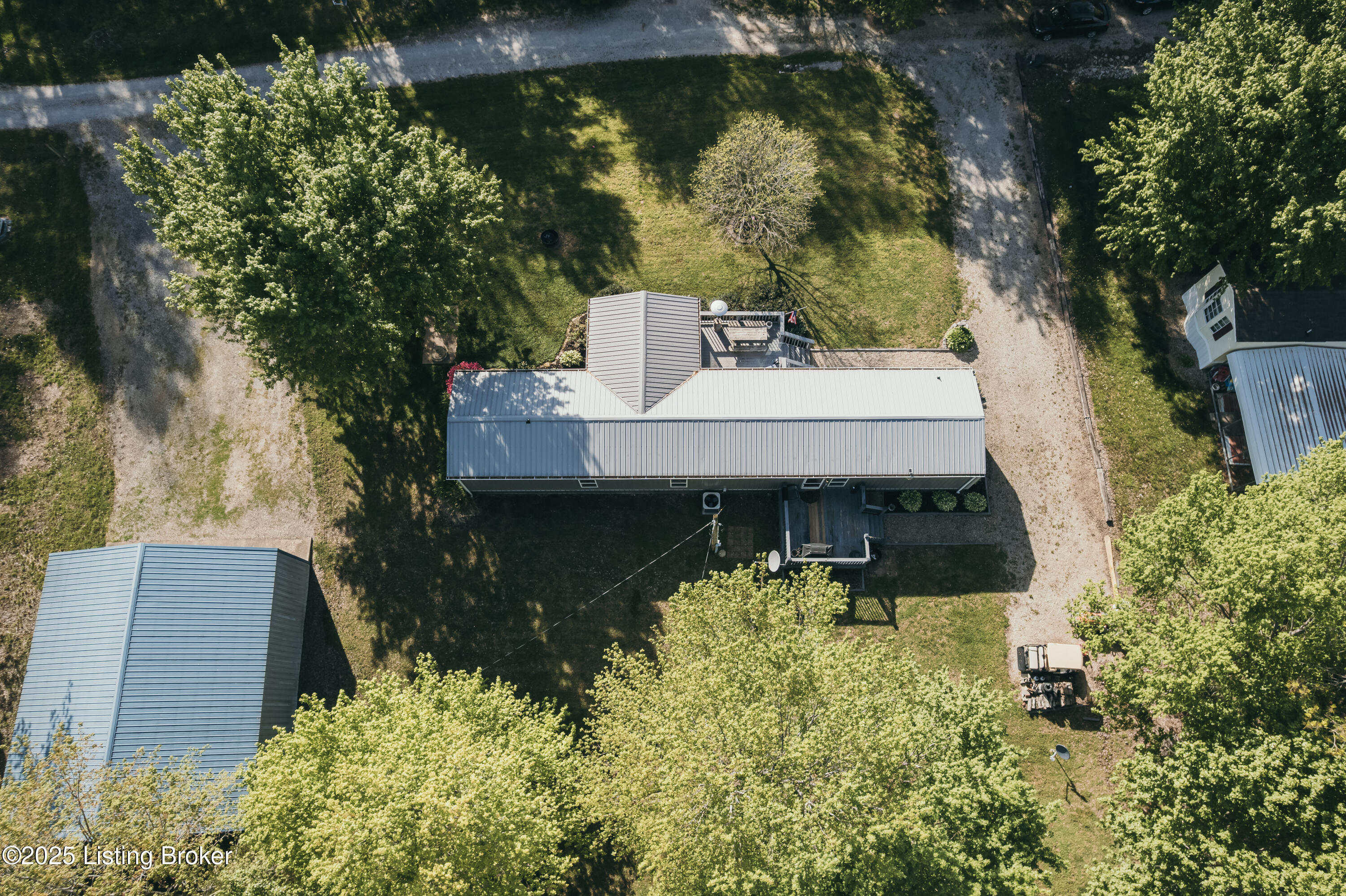 824 Pine Ridge Ln