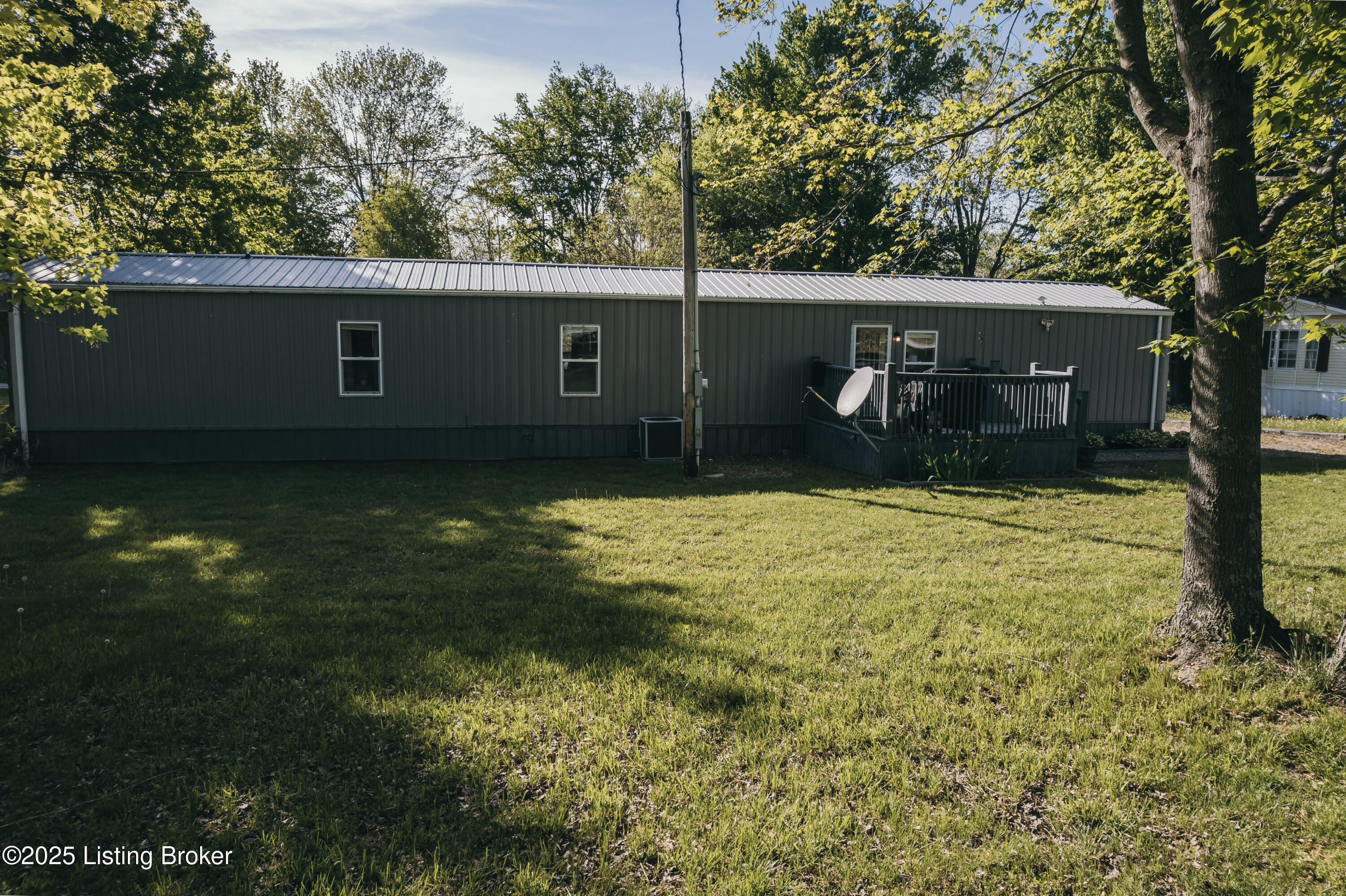 824 Pine Ridge Ln