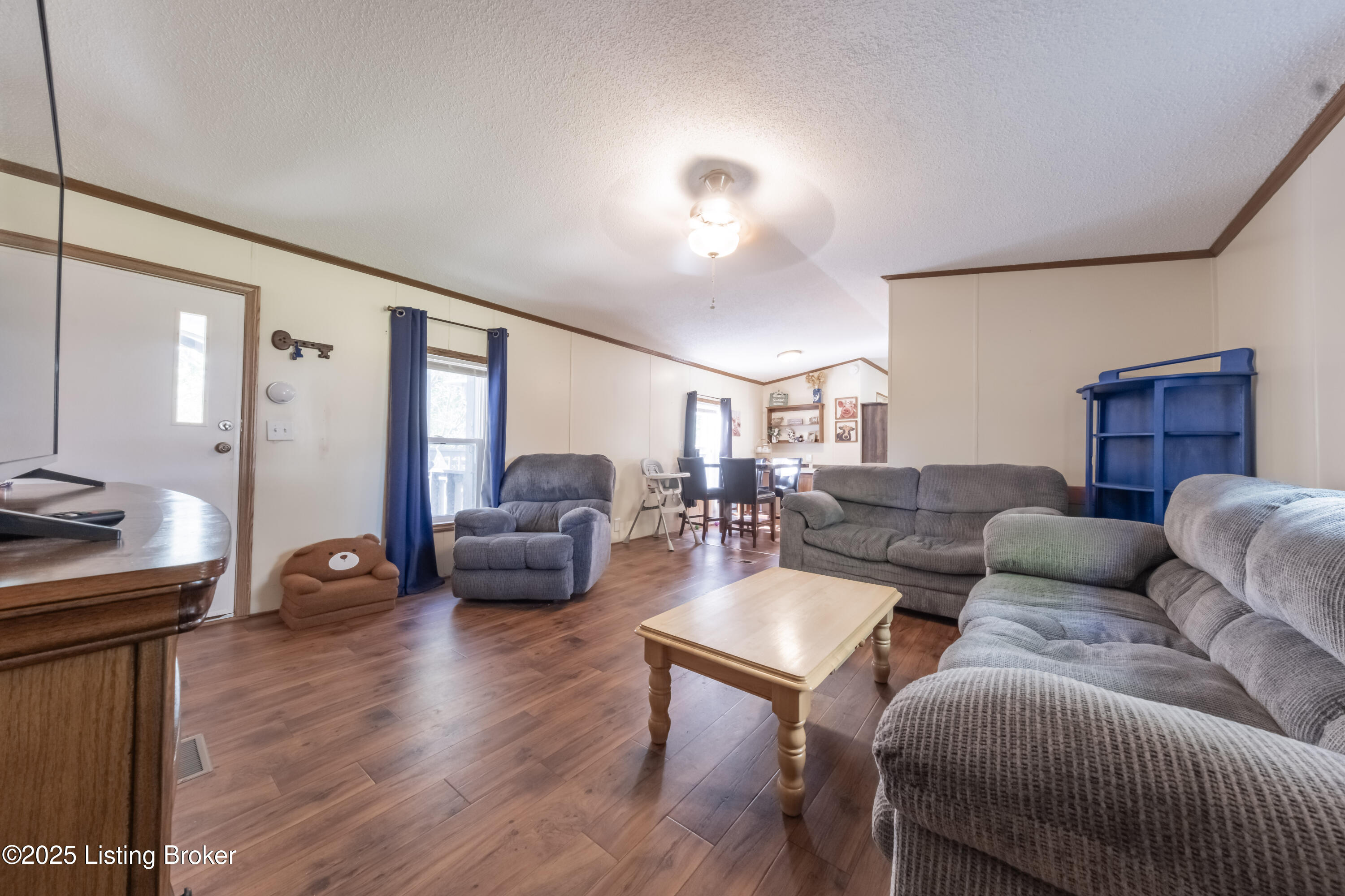 824 Pine Ridge Ln