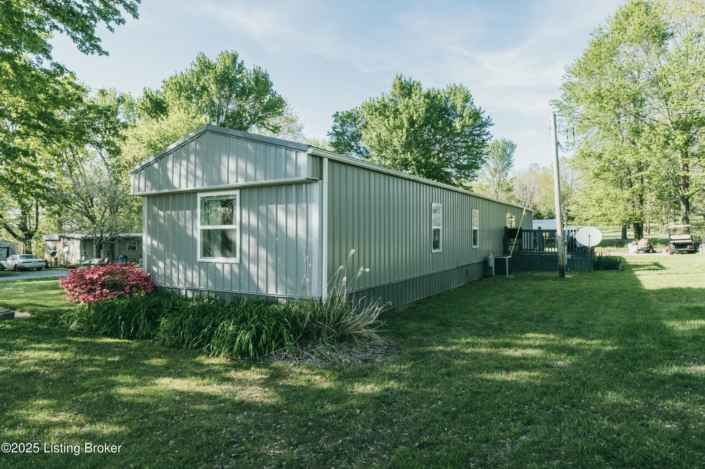 824 Pine Ridge Ln