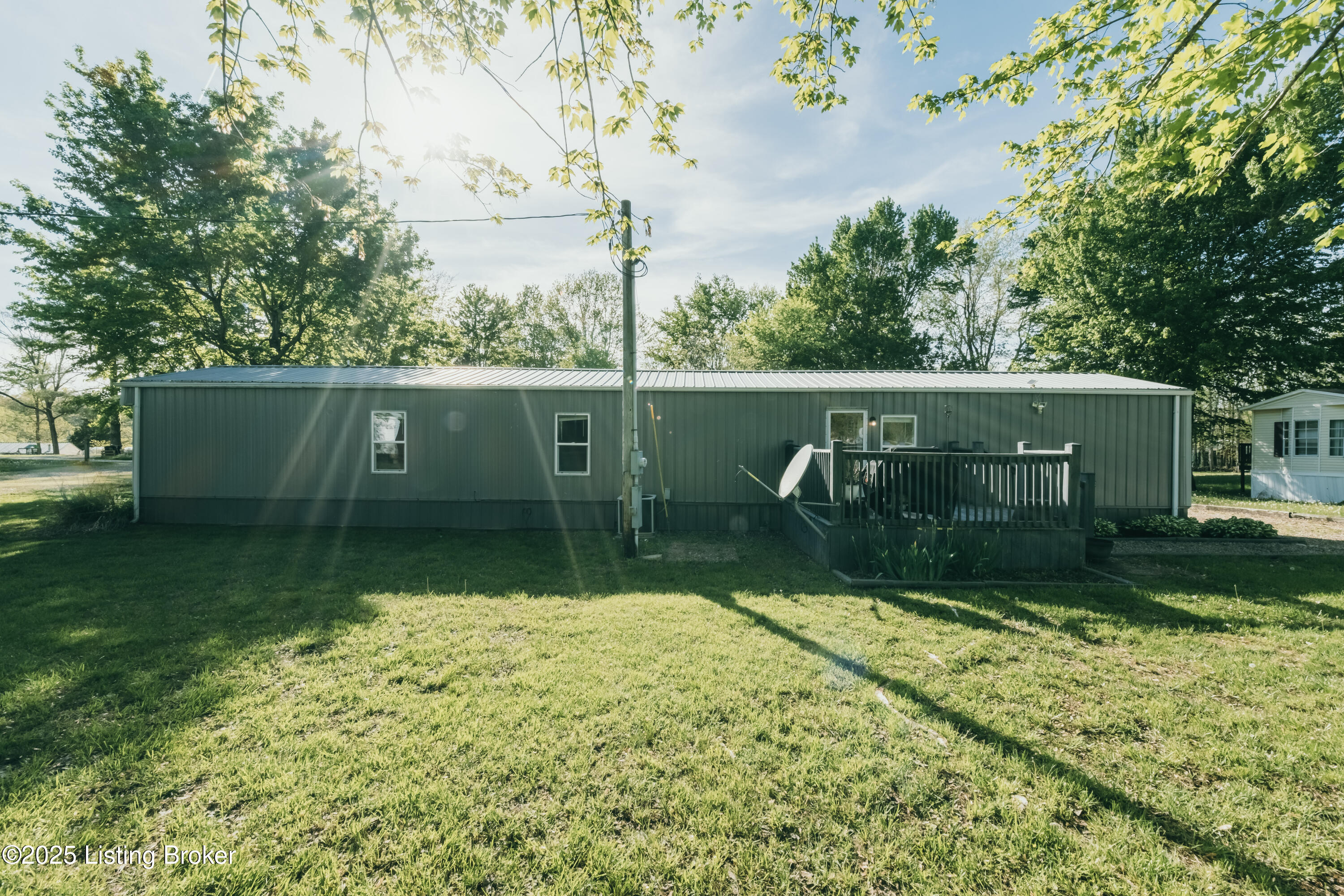 824 Pine Ridge Ln