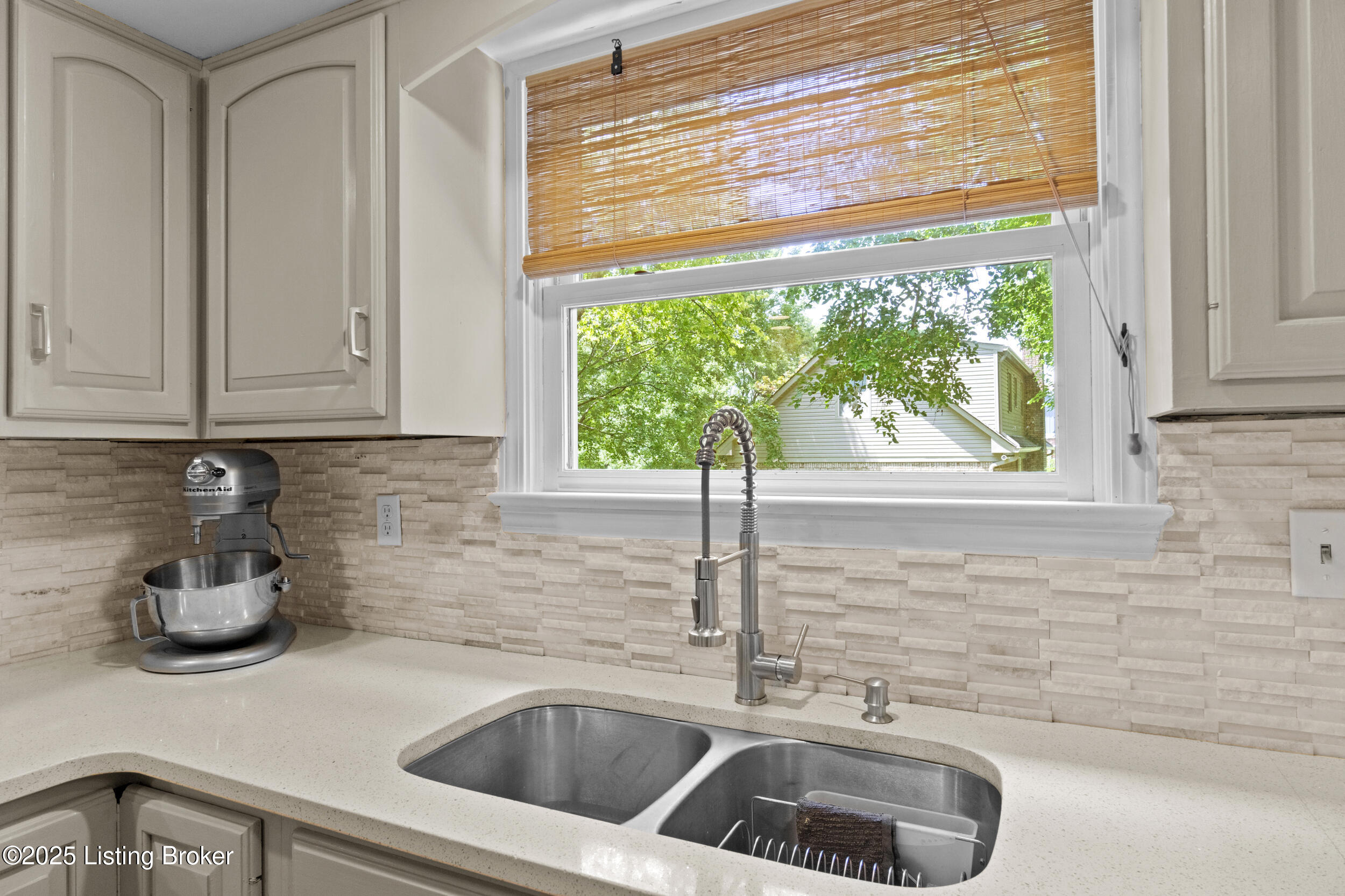 13021 Lost Trail Trail