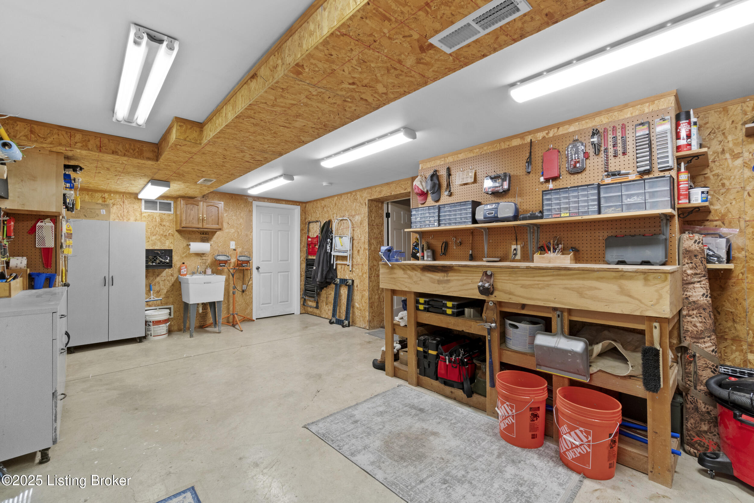 13021 Lost Trail Trail