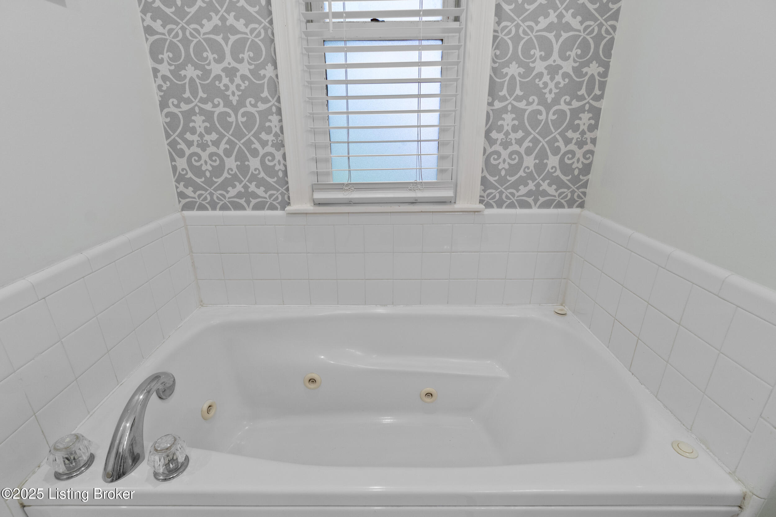 13021 Lost Trail Trail