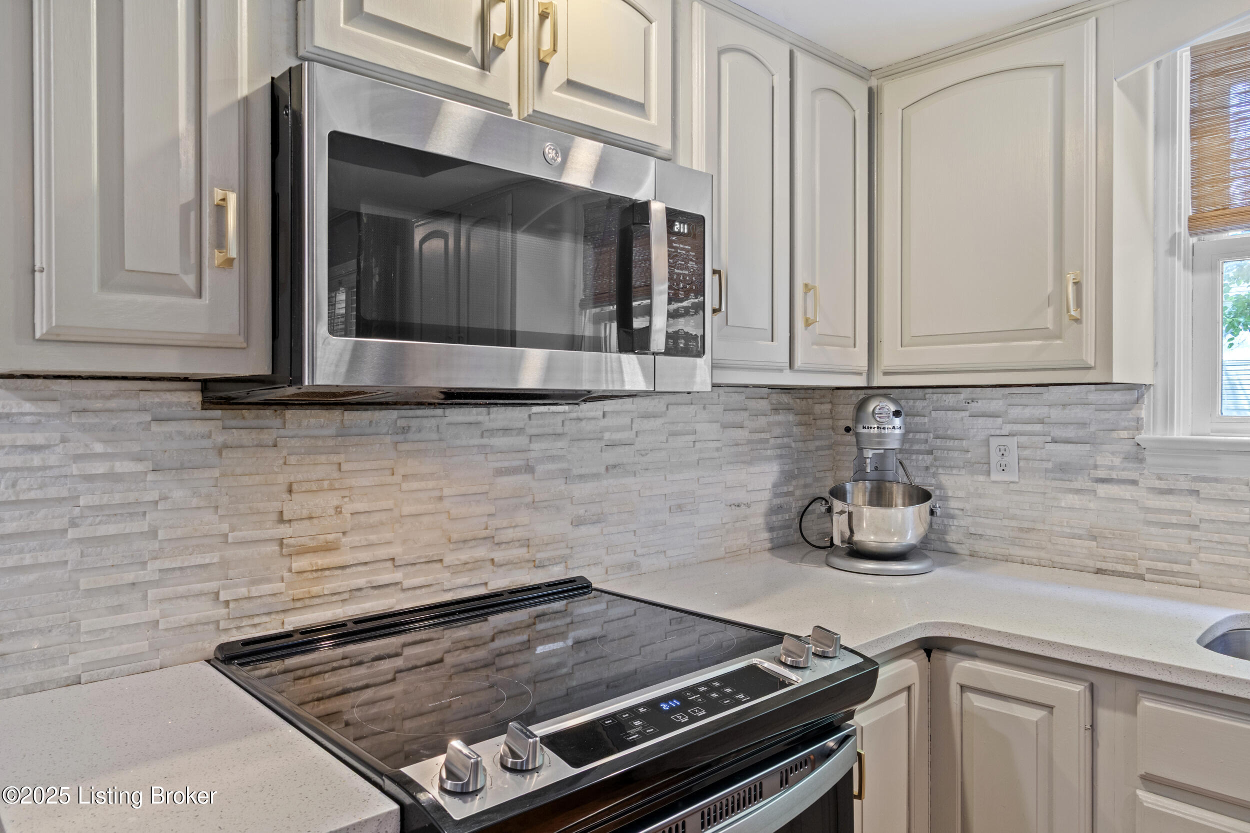 13021 Lost Trail Trail