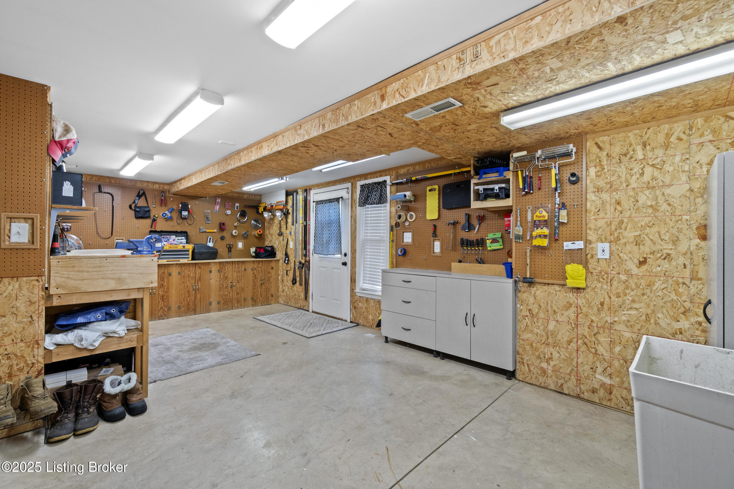 13021 Lost Trail Trail