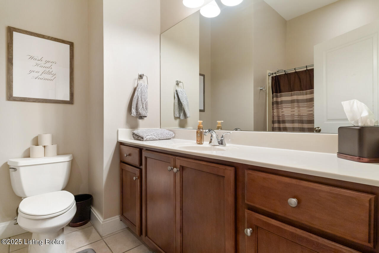 2011 Frankfort Ave, 204