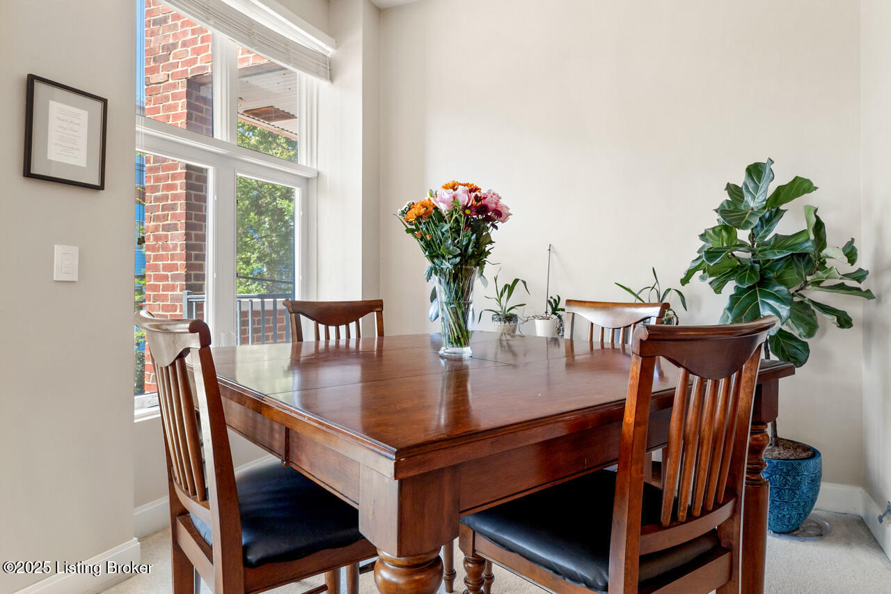 2011 Frankfort Ave, 204