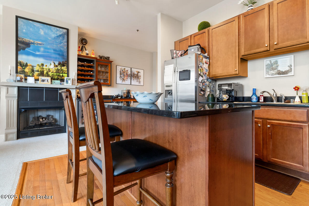 2011 Frankfort Ave, 204