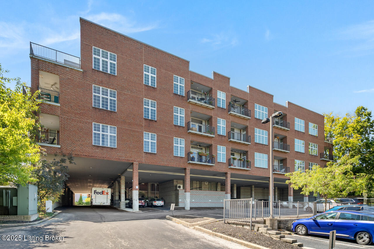 2011 Frankfort Ave, 204