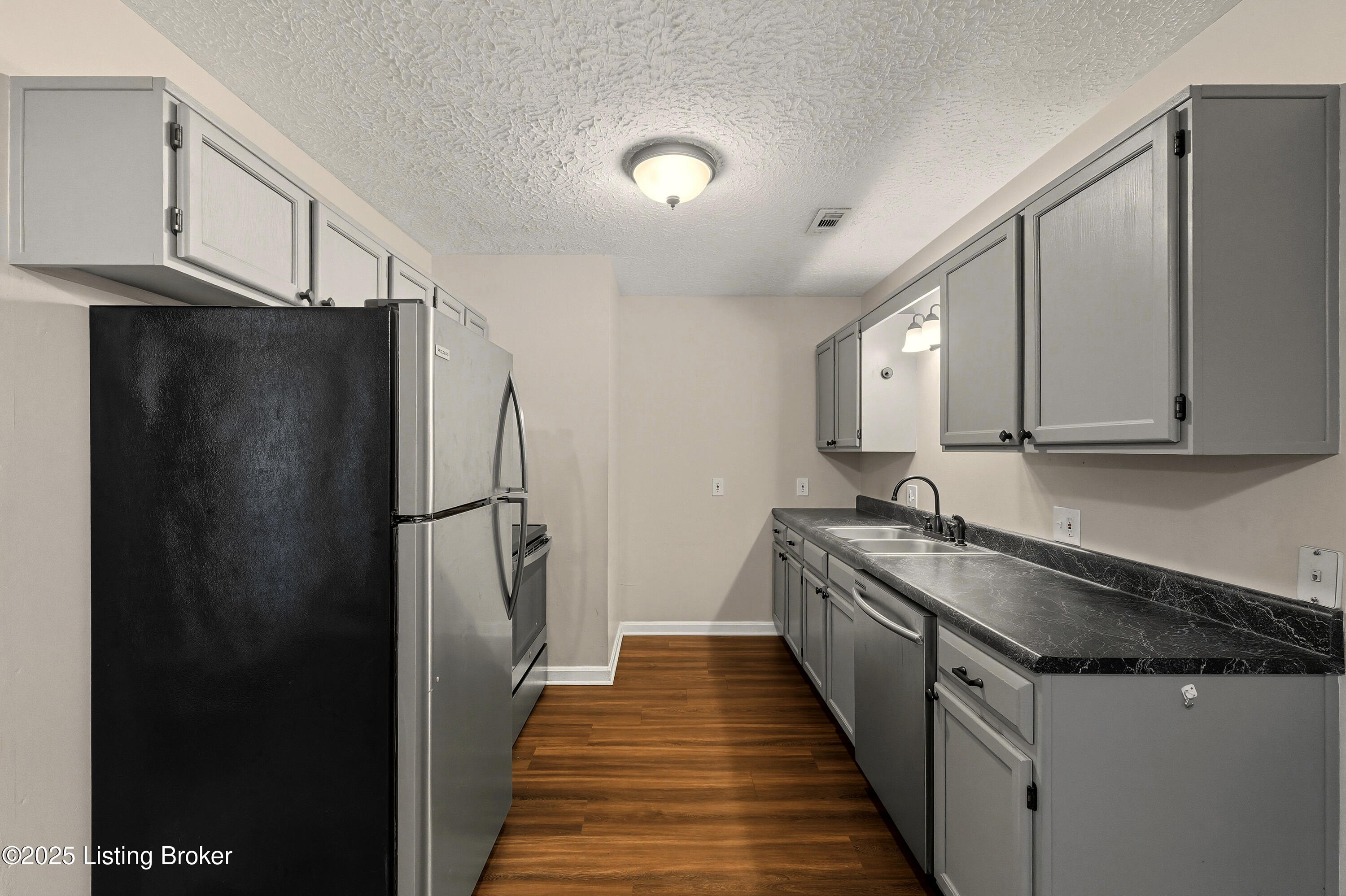 213 Colonial Club Dr