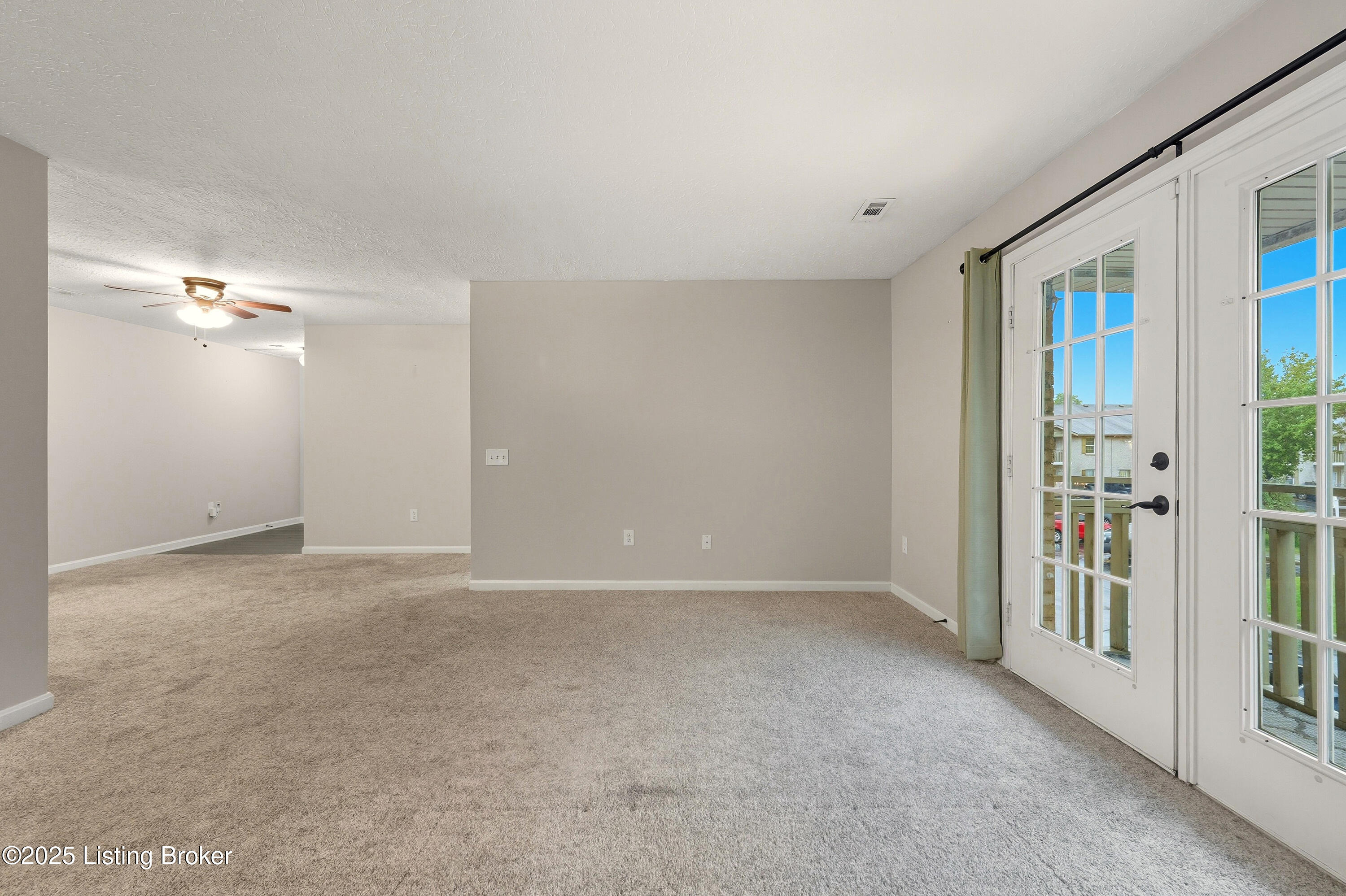 213 Colonial Club Dr