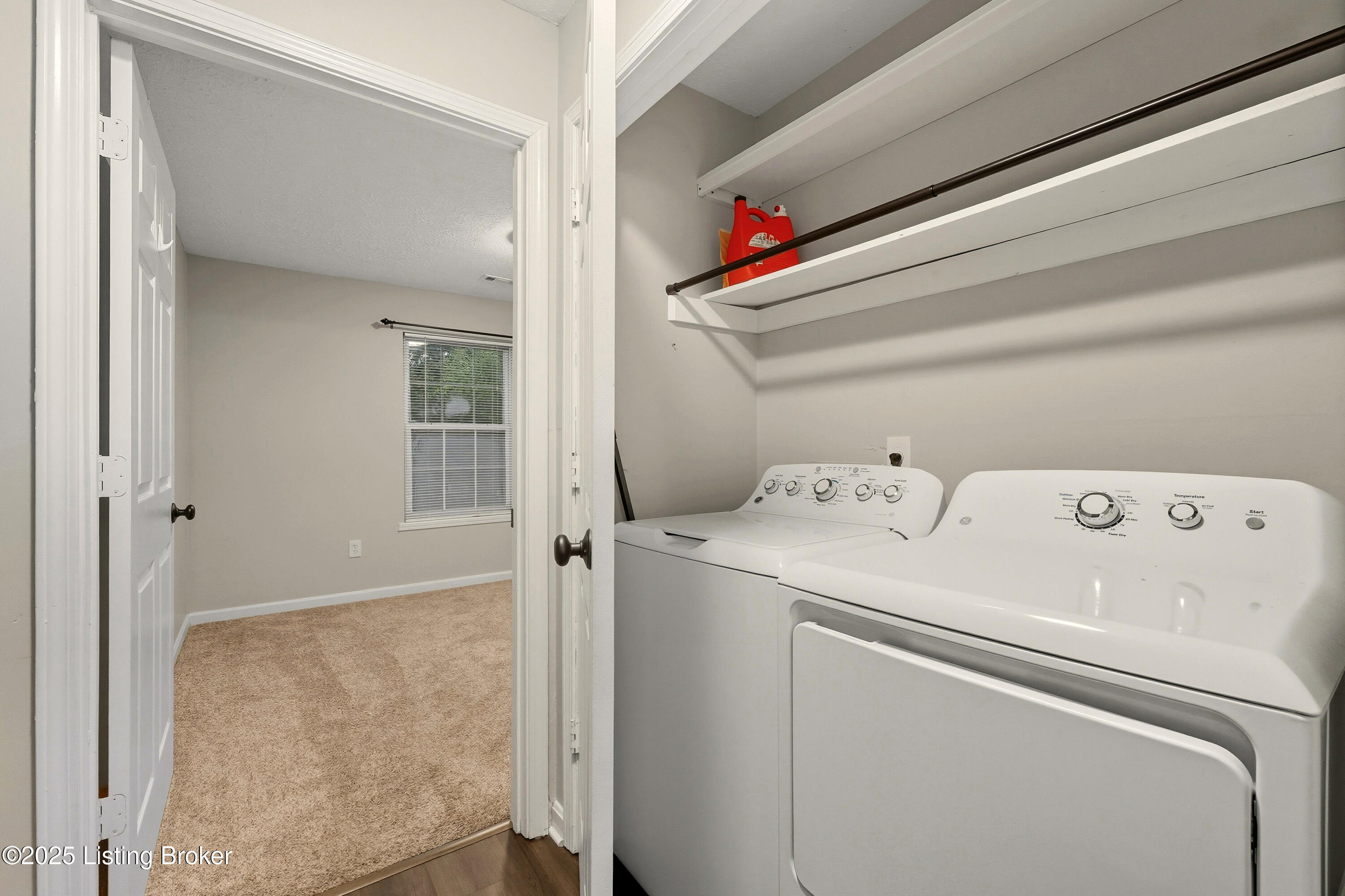 213 Colonial Club Dr