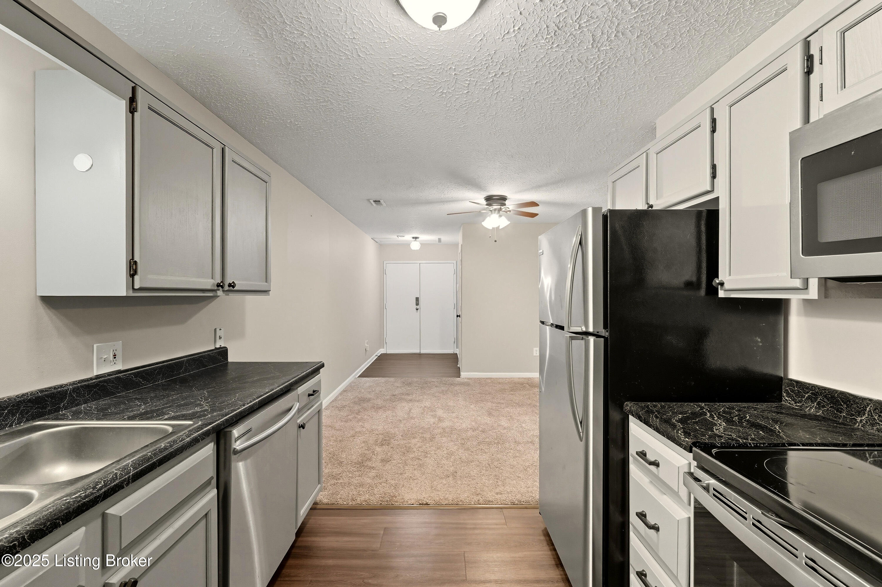 213 Colonial Club Dr