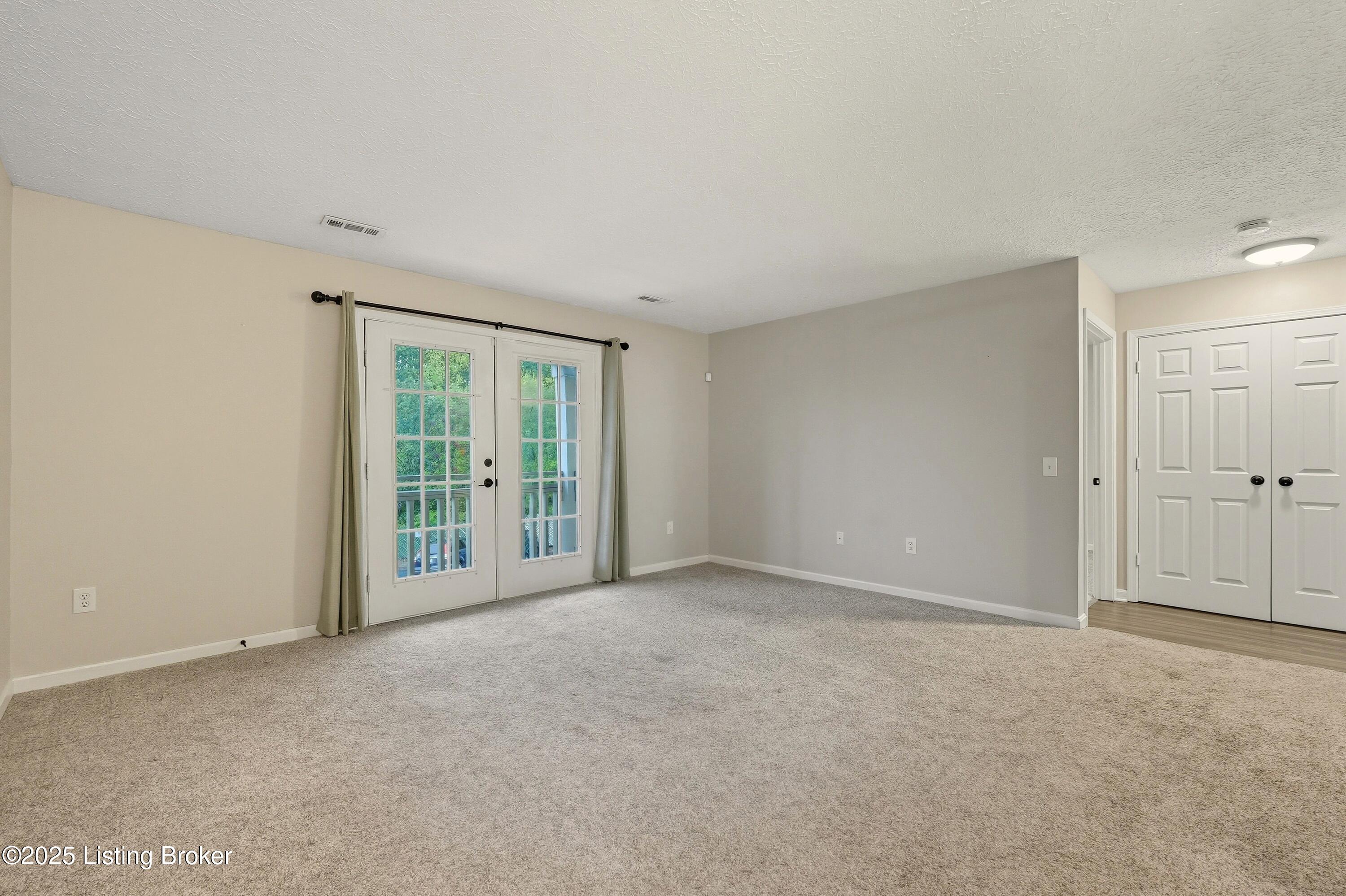 213 Colonial Club Dr