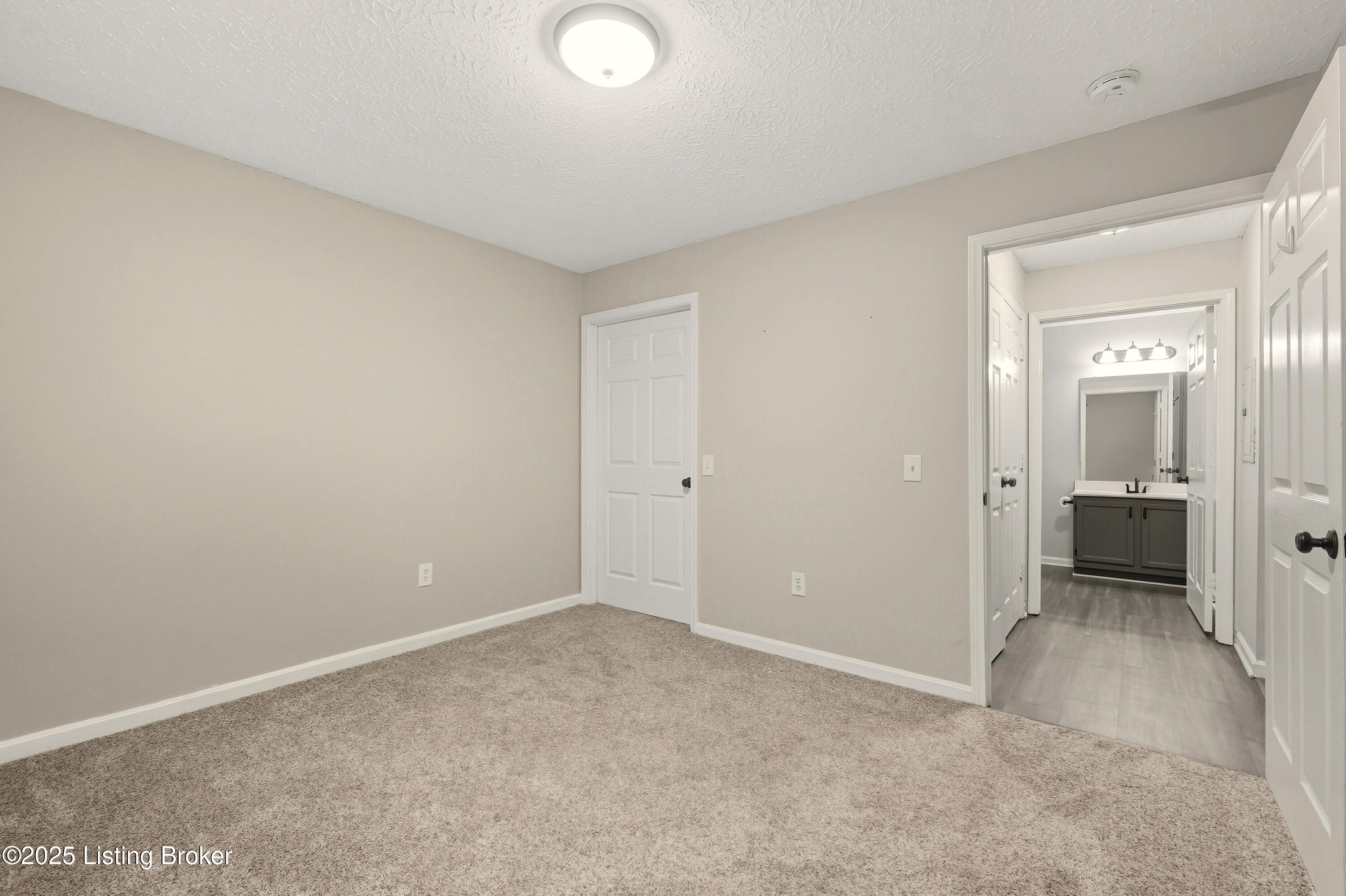 213 Colonial Club Dr