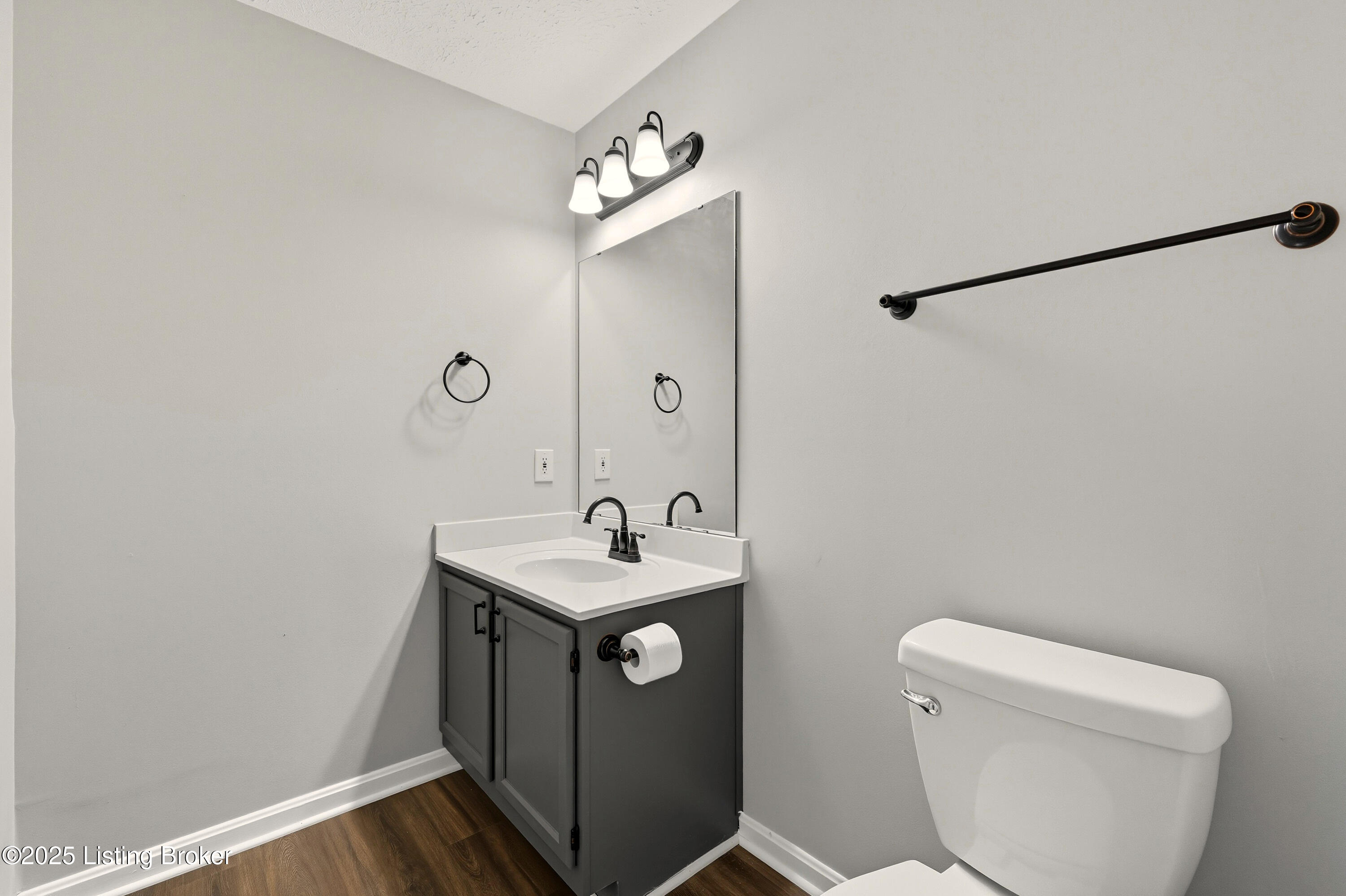 213 Colonial Club Dr