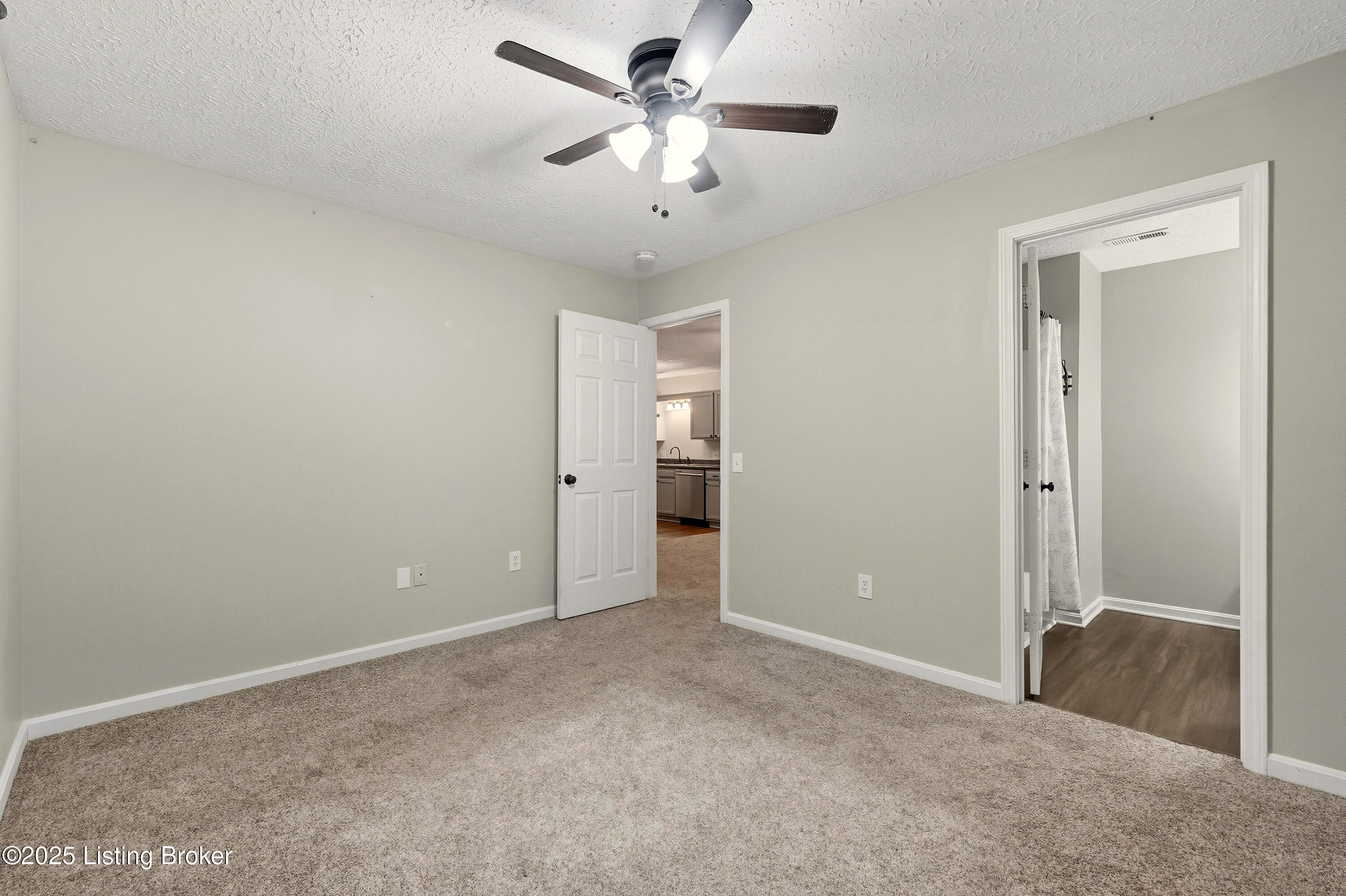 213 Colonial Club Dr