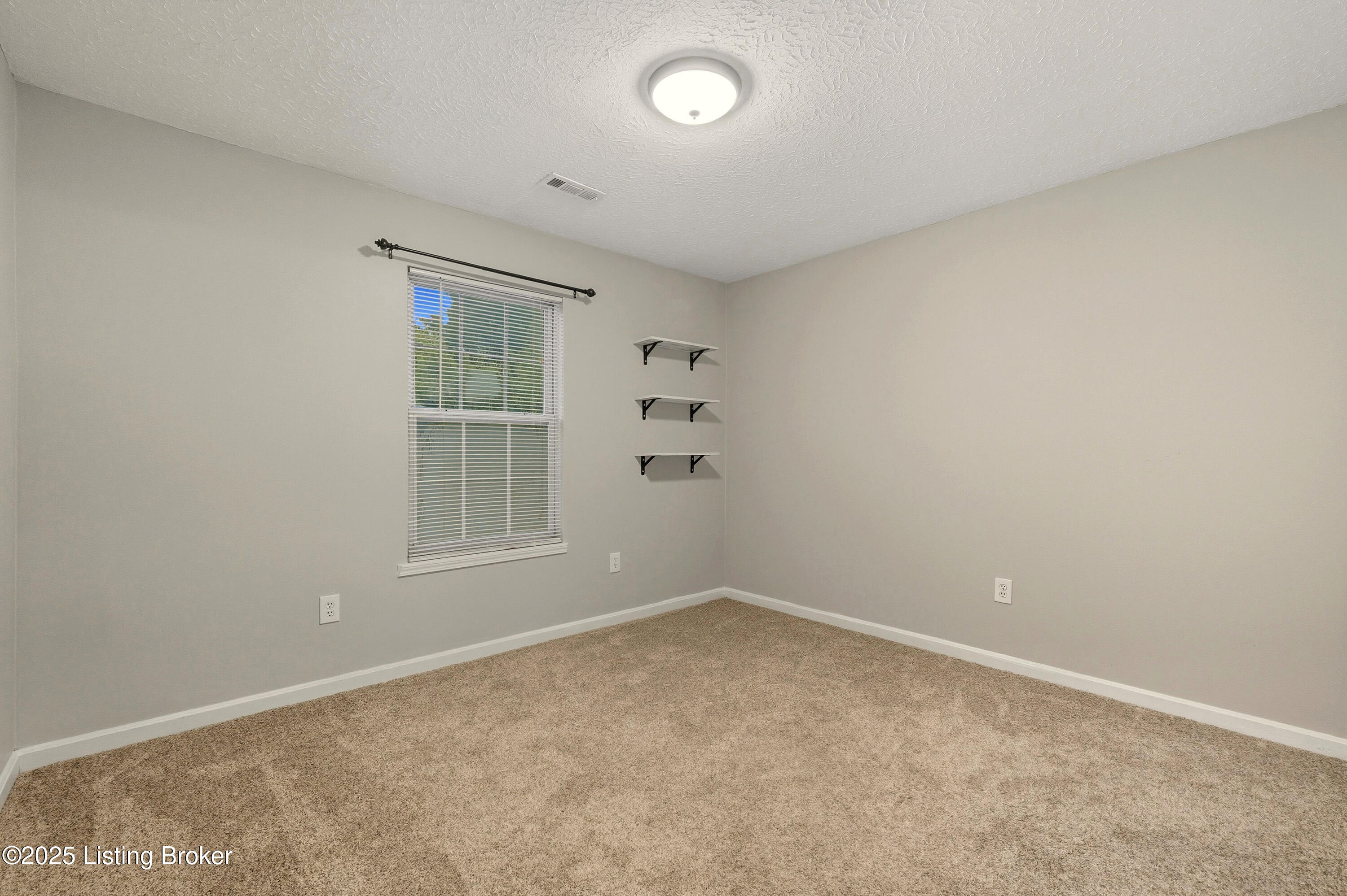 213 Colonial Club Dr