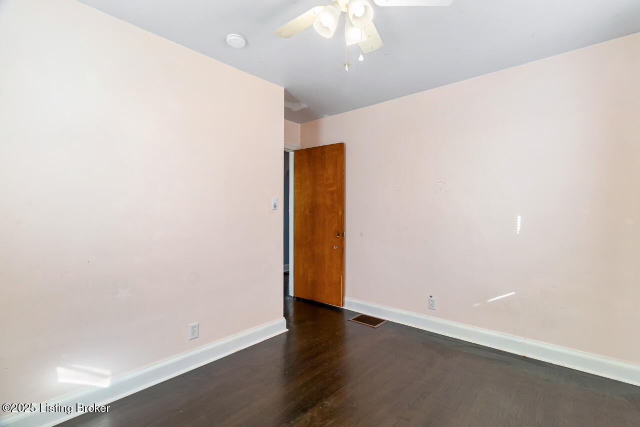 4908 Greenwood Rd