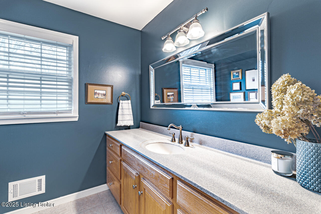 8810 Nottingham Pkwy