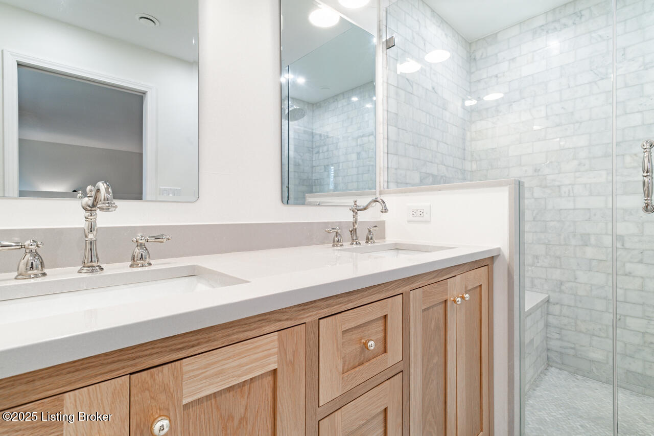 8810 Nottingham Pkwy