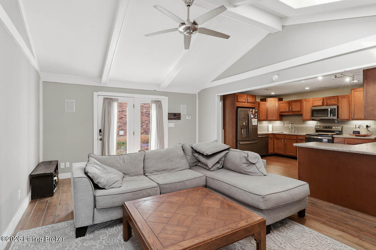 7206 Hollow Creek Rd