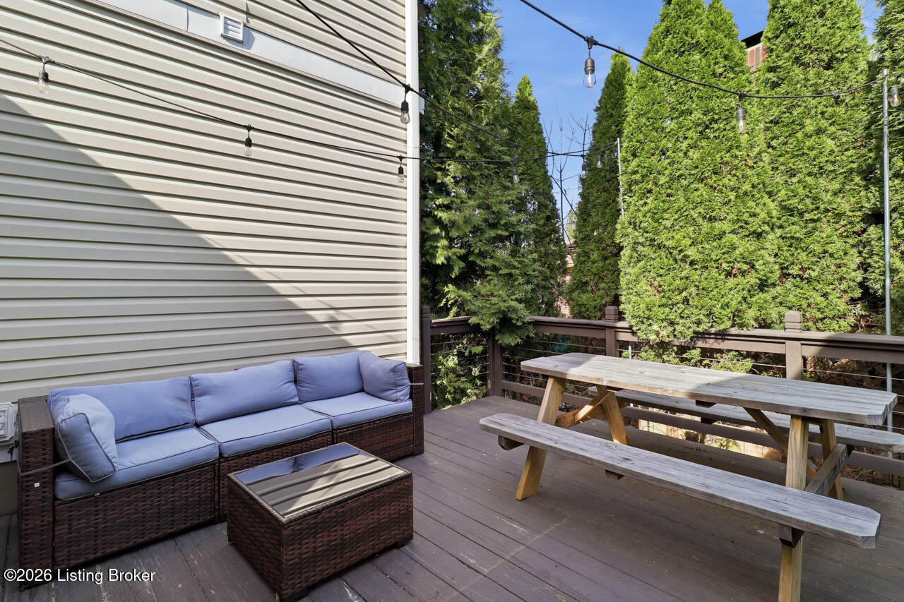 7206 Hollow Creek Rd