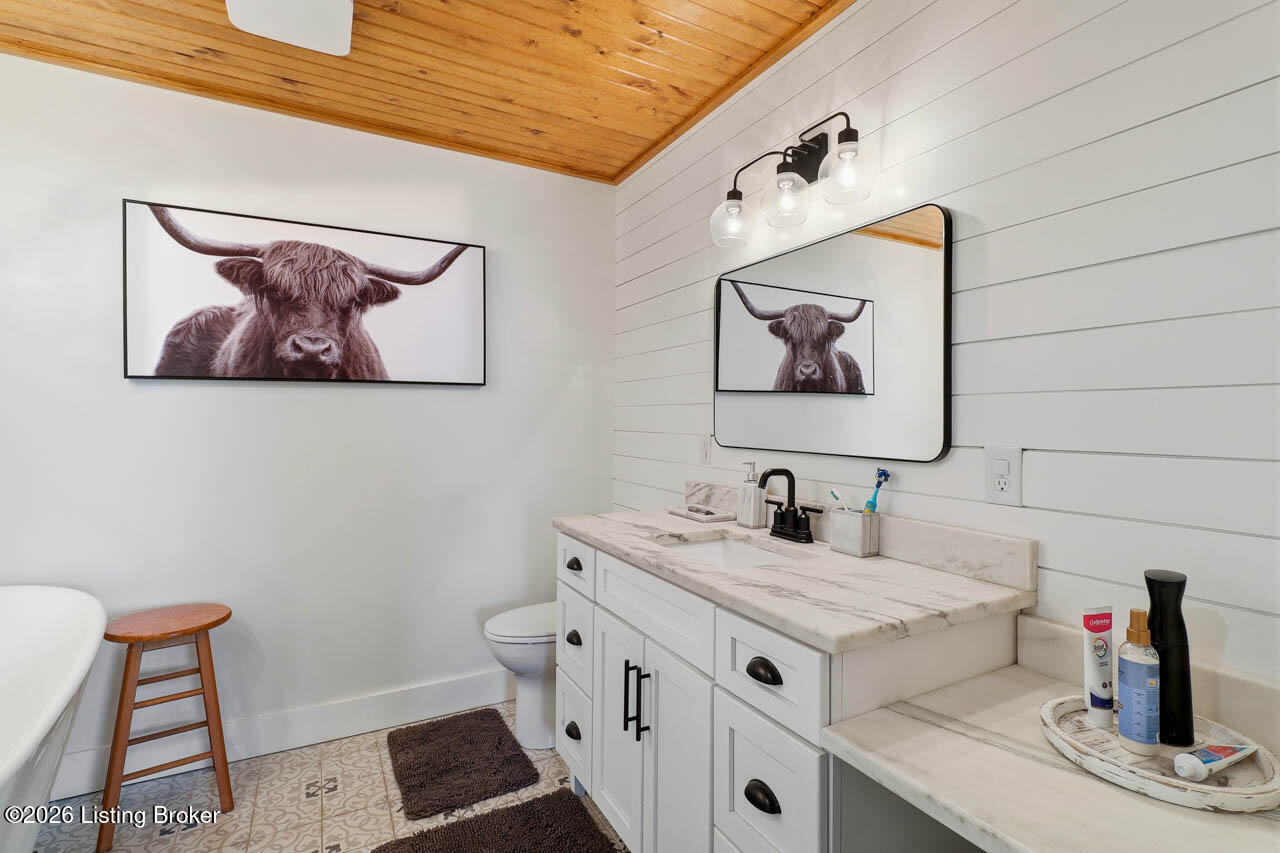 7206 Hollow Creek Rd