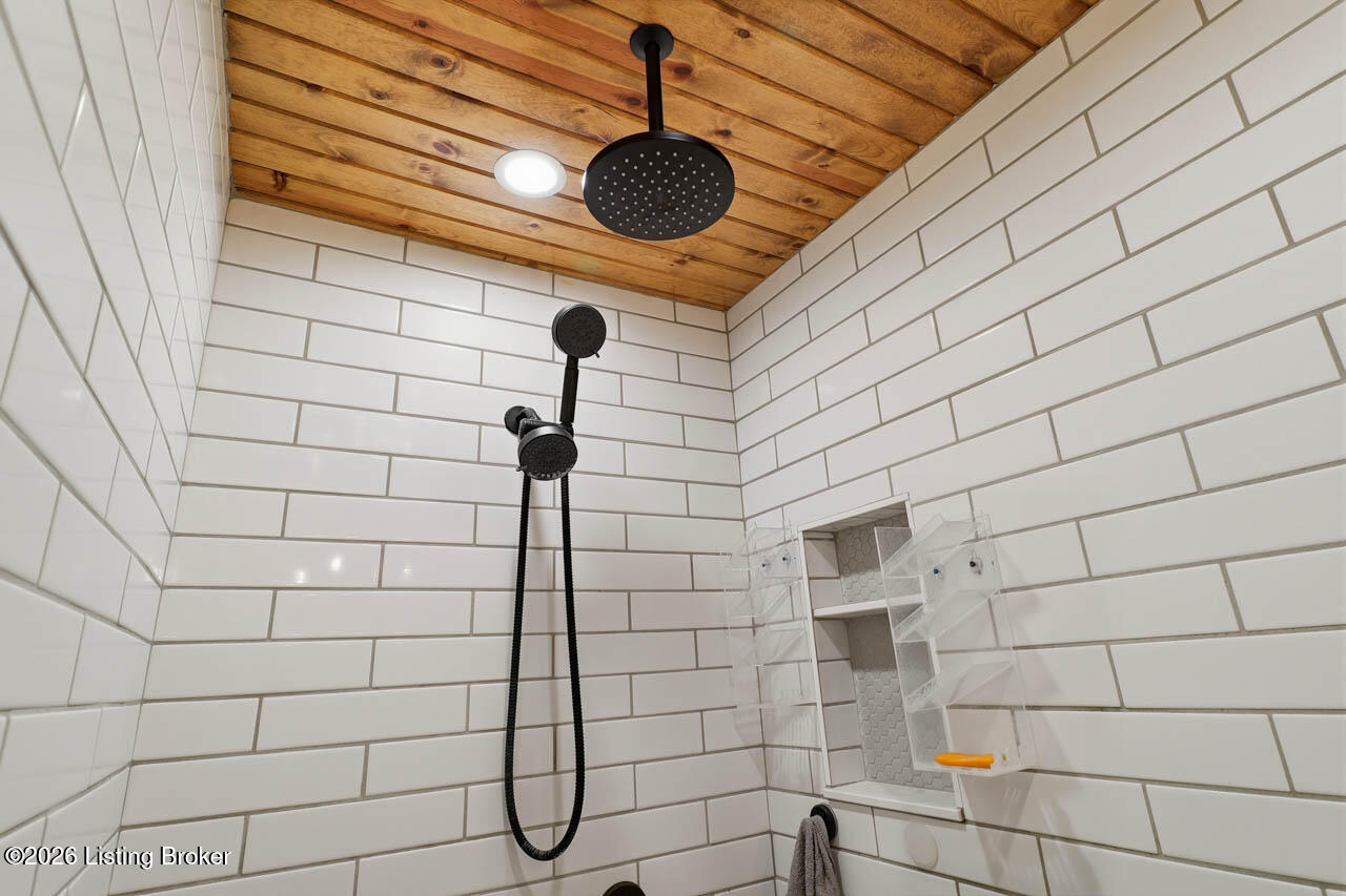 7206 Hollow Creek Rd