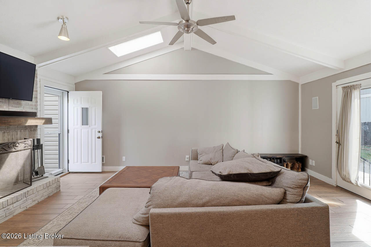 7206 Hollow Creek Rd