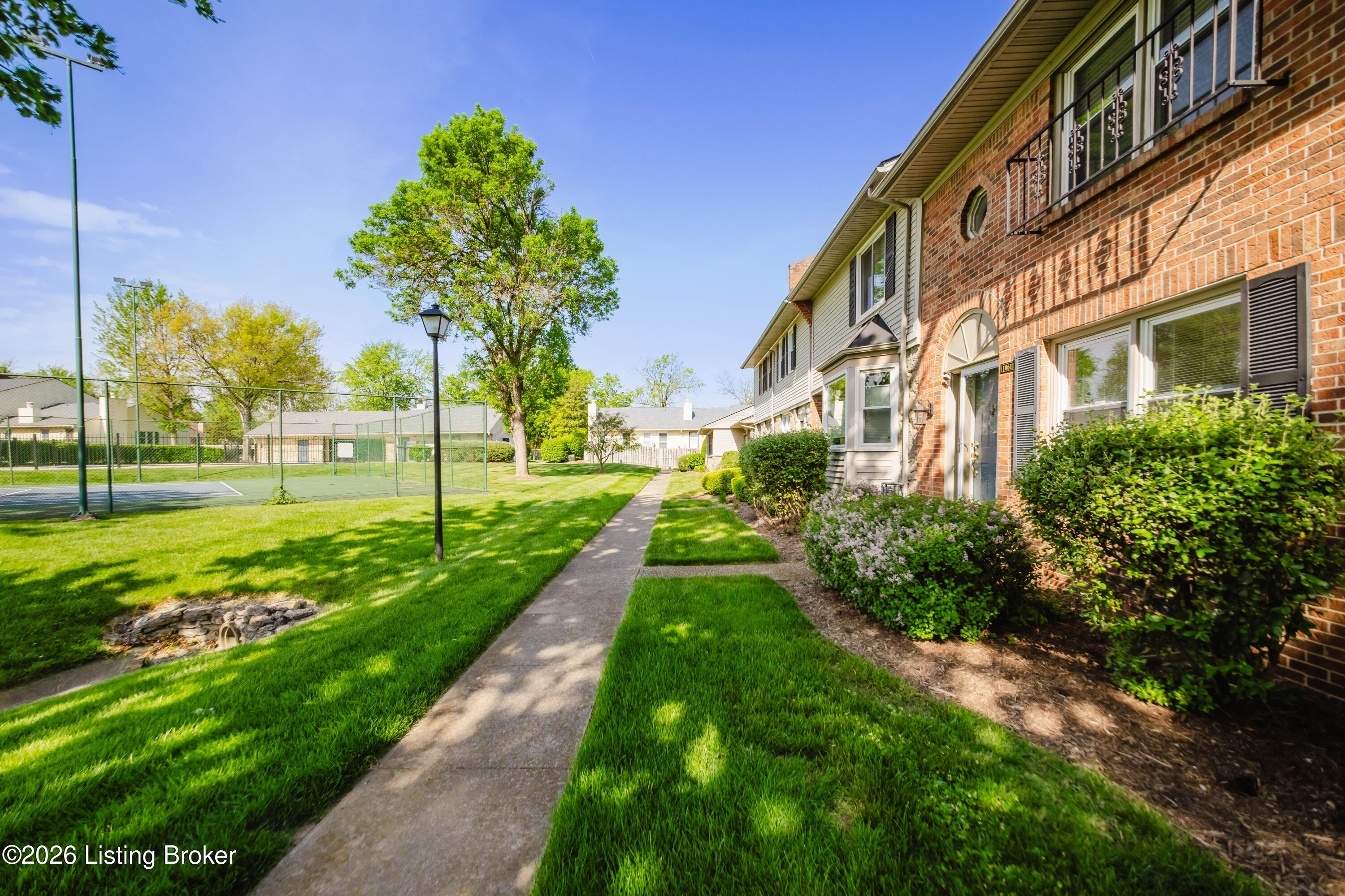 10611 Sycamore Green